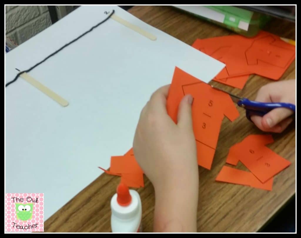 Make teaching number line fractions hands-on and fun with this elementary activity idea! It also makes for a great display of hands-on fractions!